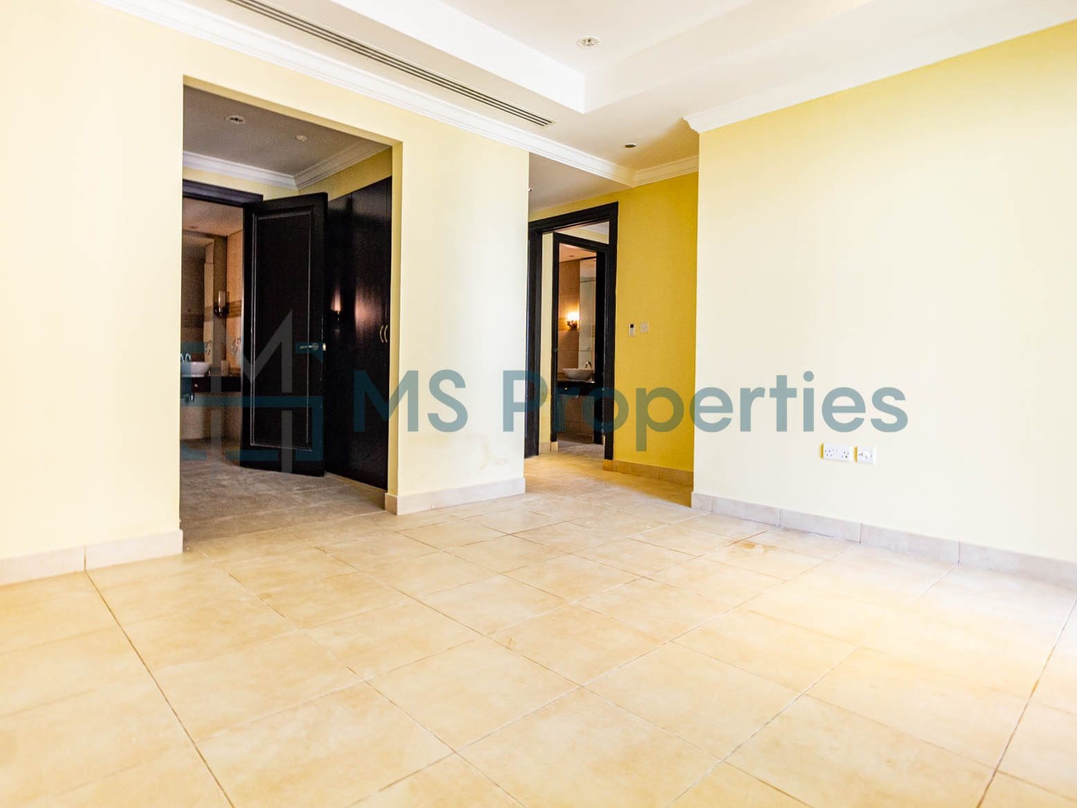 Spacious 2BHK Flat | Amazing View | Prime Area