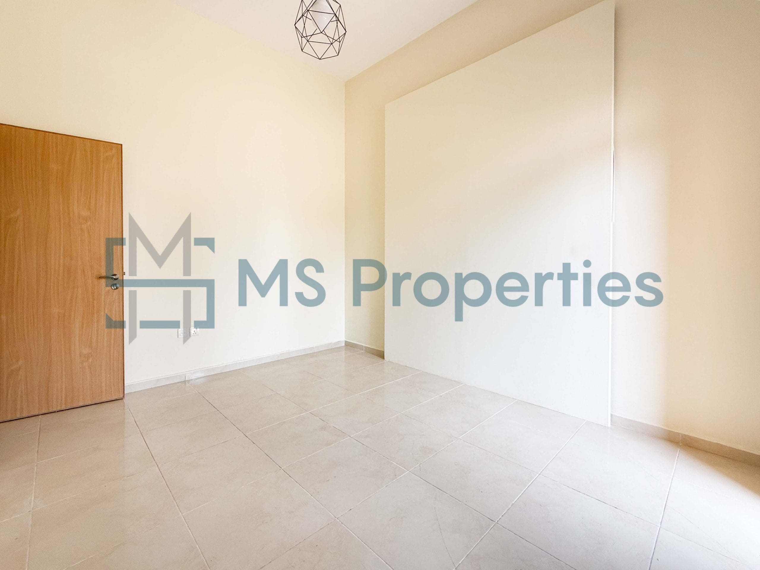 Great Deal | 2 Bedroom Apartment | Prime Location