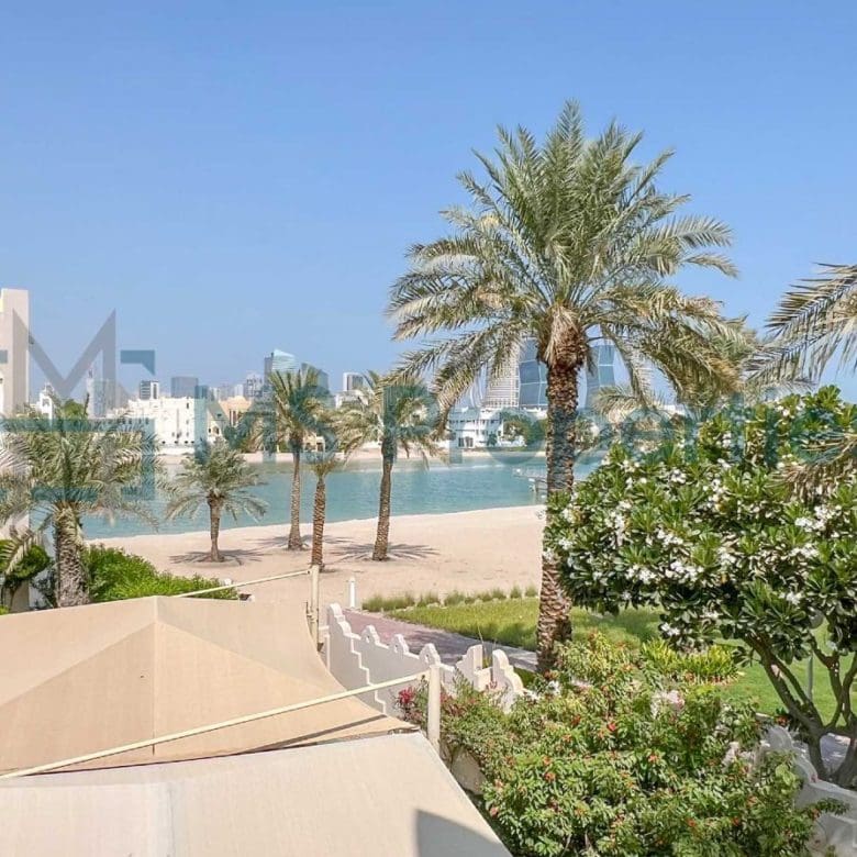 Sophisticated | 3BR Villa | View Balcony