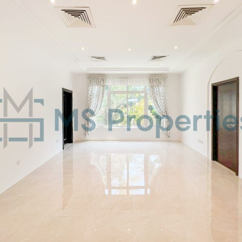 Sophisticated | 3BR Villa | View Balcony