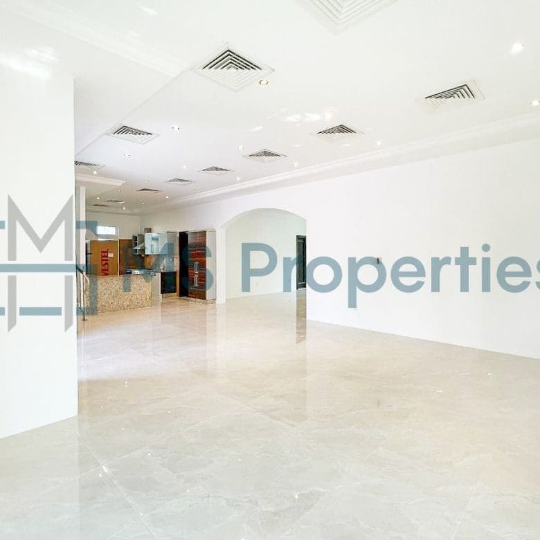 Sophisticated | 3BR Villa | View Balcony