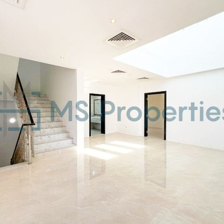 Sophisticated | 3BR Villa | View Balcony