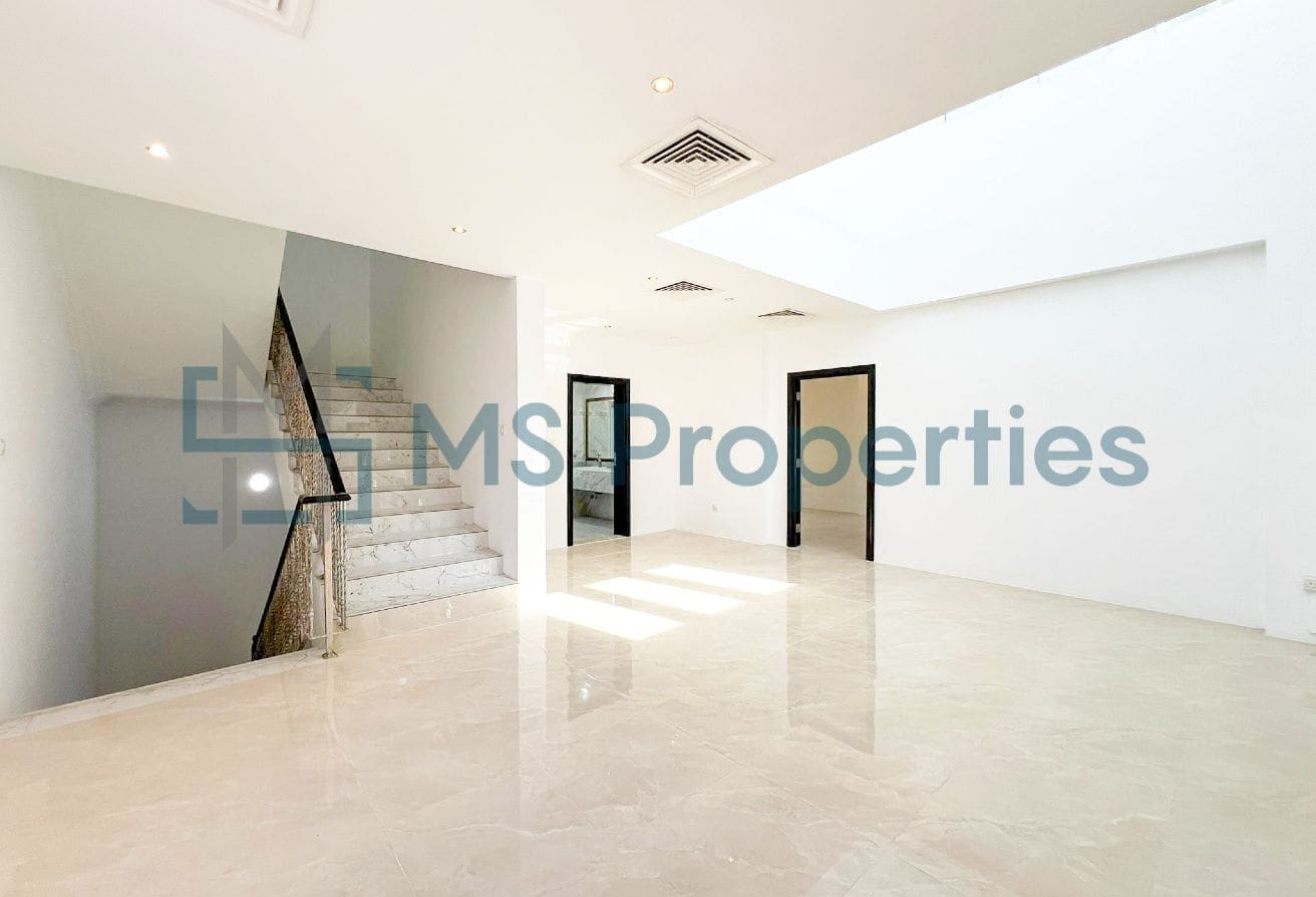 Sophisticated | 3BR Villa | View Balcony