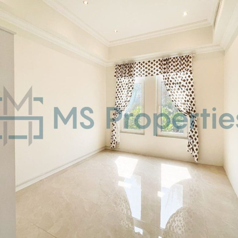 Sophisticated | 3BR Villa | View Balcony