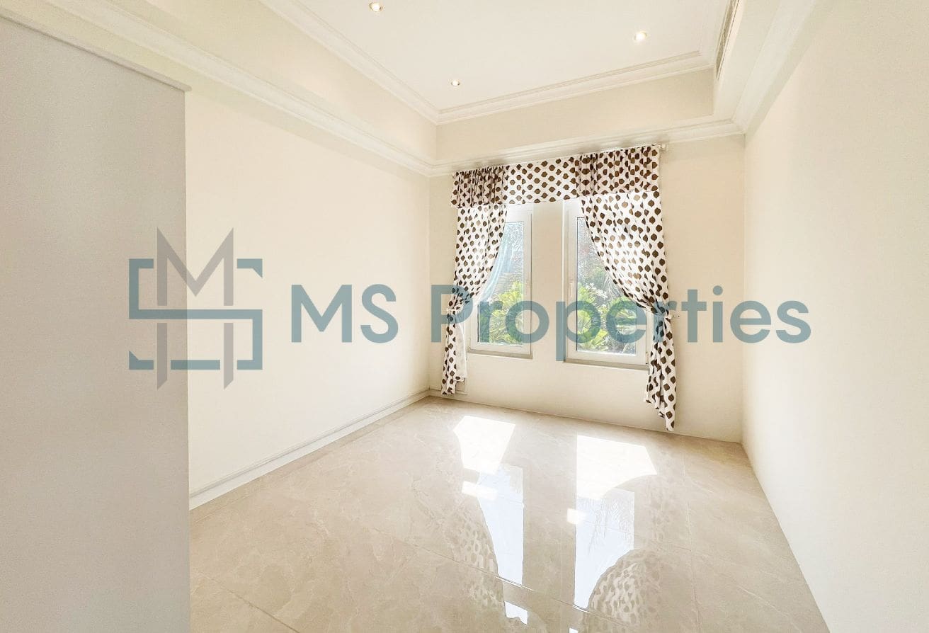 Sophisticated | 3BR Villa | View Balcony