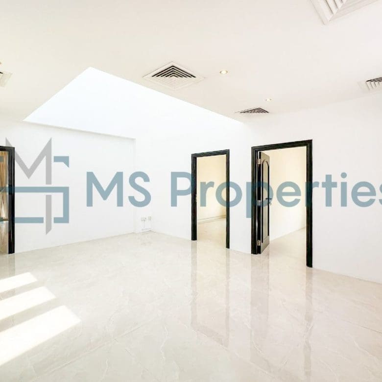 Sophisticated | 3BR Villa | View Balcony