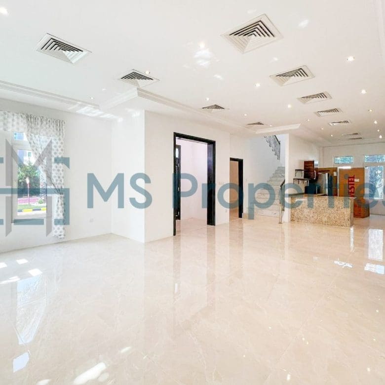 Sophisticated | 3BR Villa | View Balcony