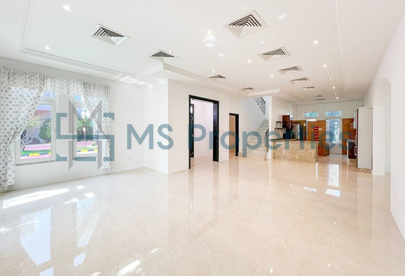 Sophisticated | 3BR Villa | View Balcony