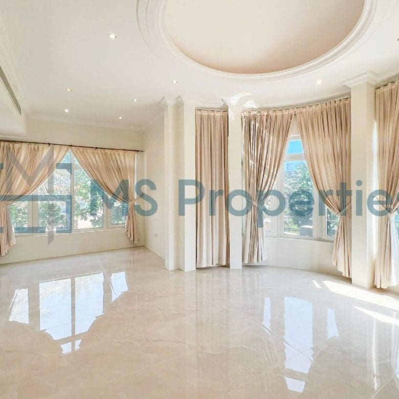 Sophisticated | 3BR Villa | View Balcony