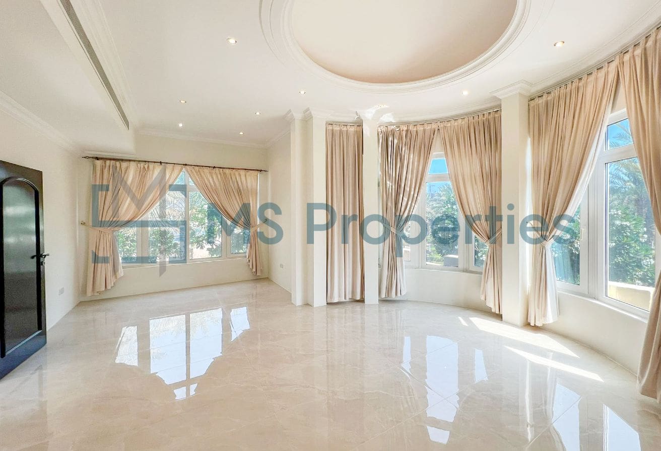 Sophisticated | 3BR Villa | View Balcony