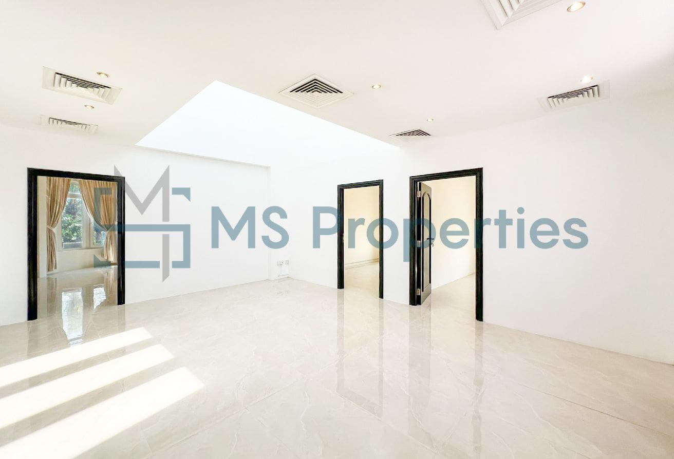 Sophisticated | 3BR Villa | View Balcony