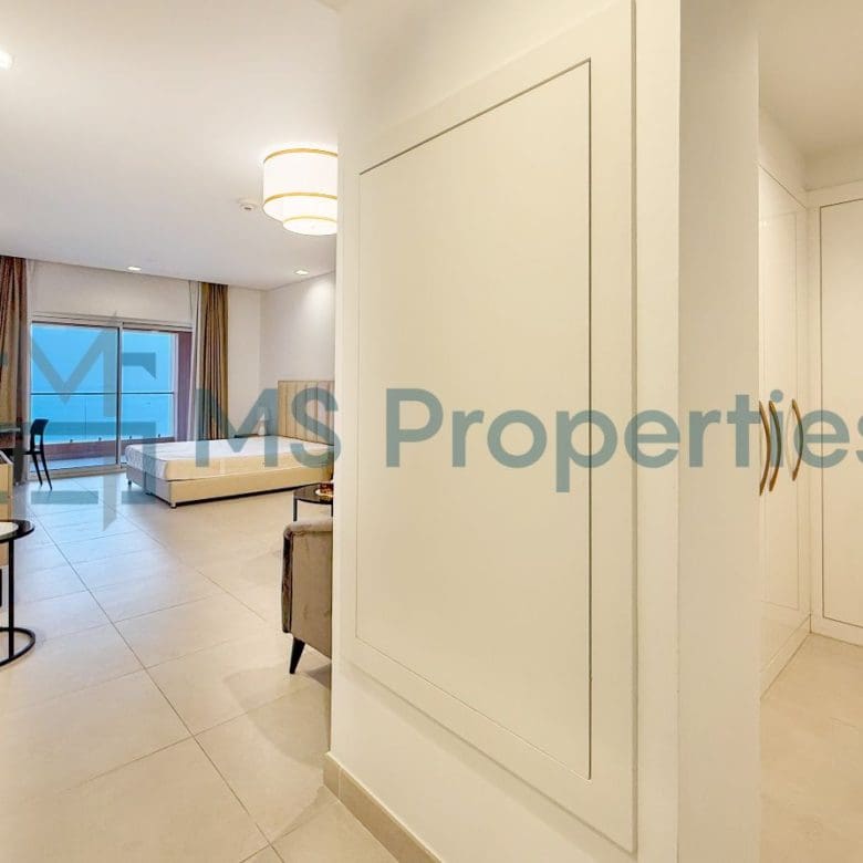 Spacious Cozy | Studio Apartment with View Balcony