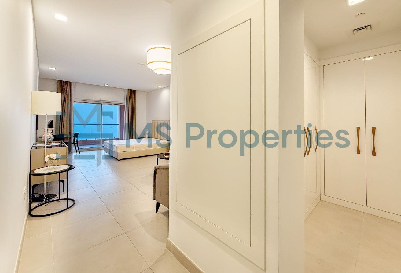 Spacious Cozy | Studio Apartment with View Balcony
