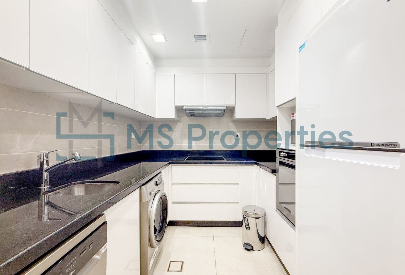 Spacious Cozy | Studio Apartment with View Balcony