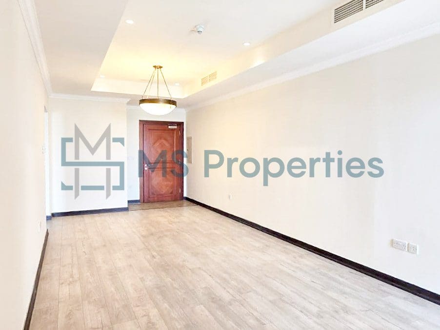 1 Bedroom Flat | Stunning Marina View Balcony