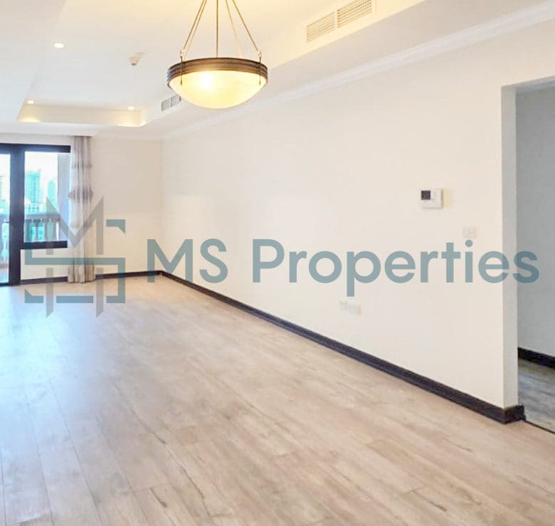 1 Bedroom Flat | Stunning Marina View Balcony