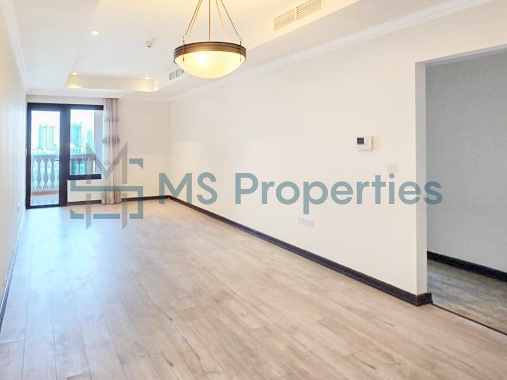 1 Bedroom Flat | Stunning Marina View Balcony