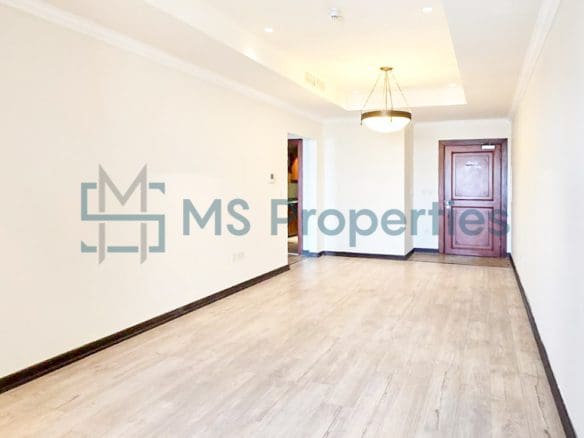 1 Bedroom Flat | Stunning Marina View Balcony