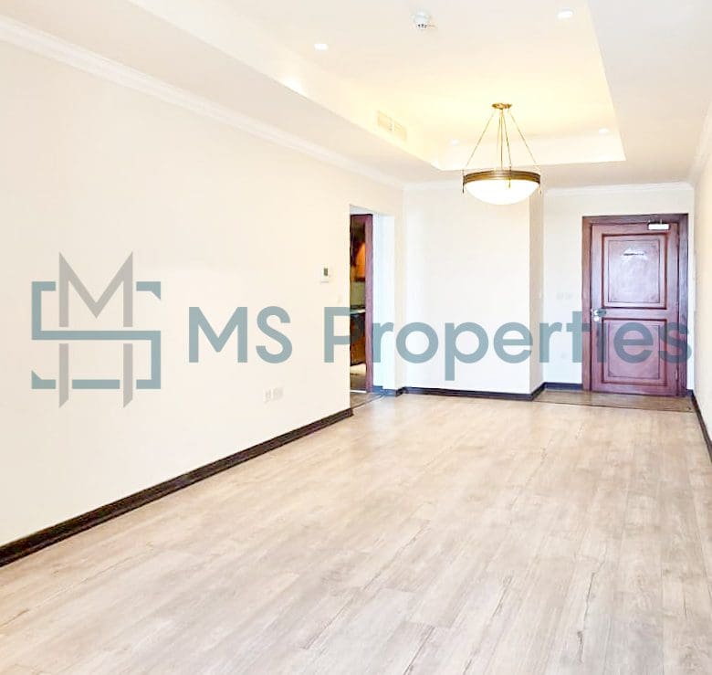 1 Bedroom Flat | Stunning Marina View Balcony