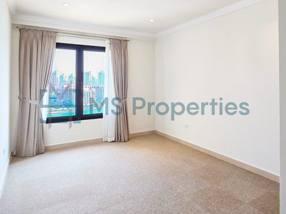 1 Bedroom Flat | Stunning Marina View Balcony