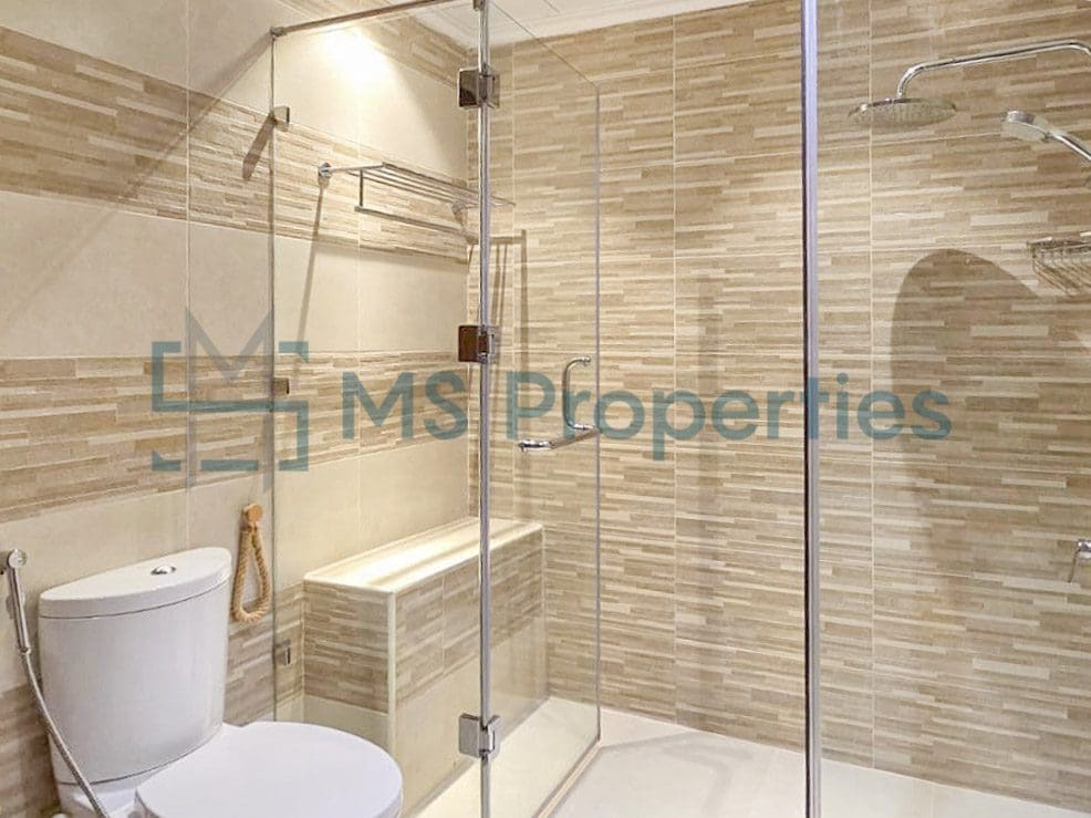 1 Bedroom Flat | Stunning Marina View Balcony