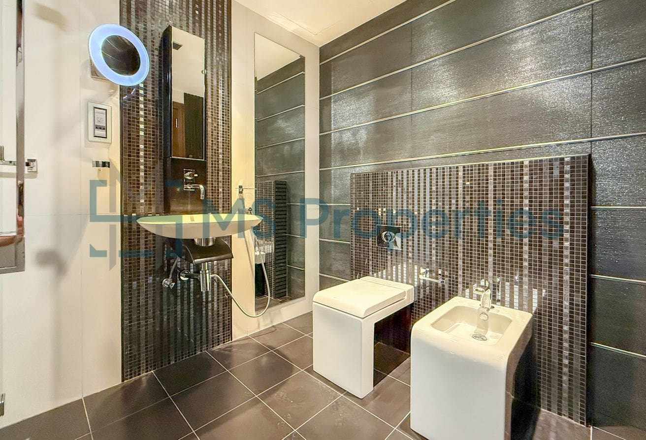 Luxury 7BHK+Maid Penthouse with Balcony +Bills Included