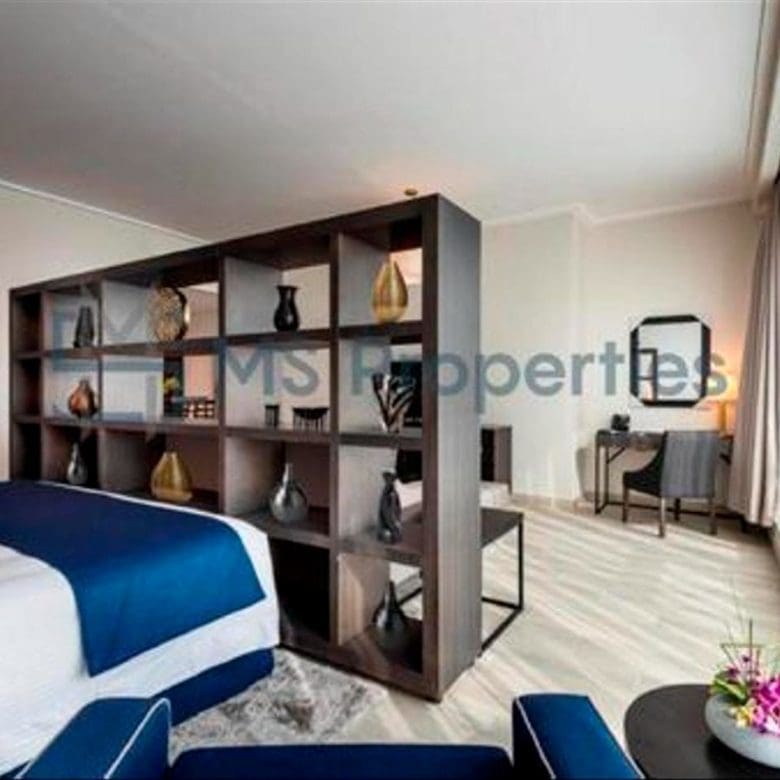 Dive into Luxury Studio Apartment in West Bay