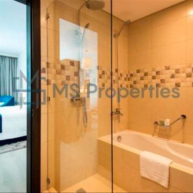 Dive into Luxury Studio Apartment in West Bay