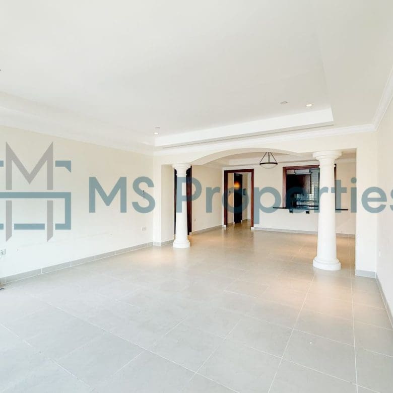 Charming | 2BHK Apartment | Marina View Balcony