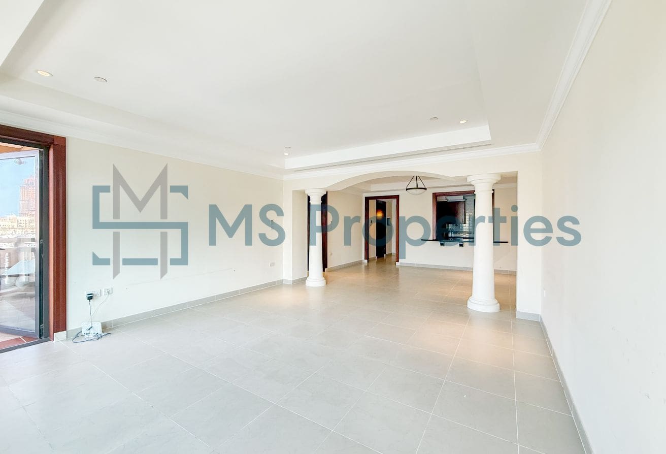 Charming | 2BHK Apartment | Marina View Balcony