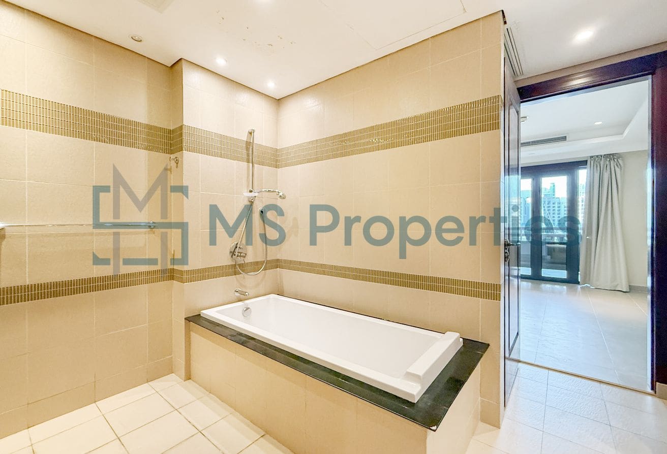 Charming | 2BHK Apartment | Marina View Balcony