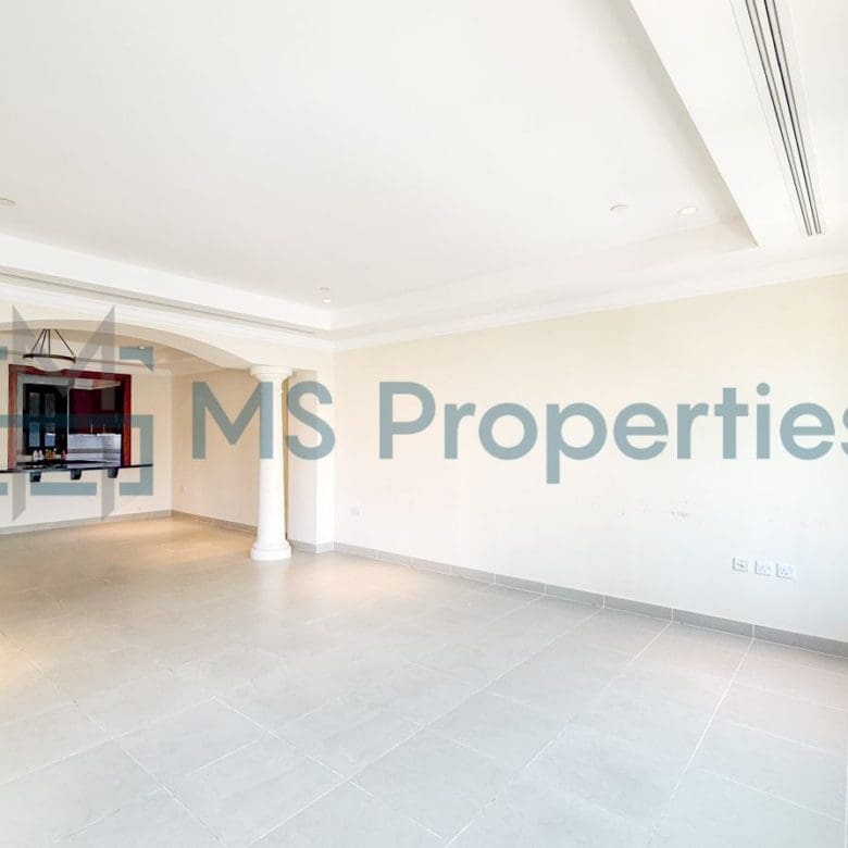 Charming | 2BHK Apartment | Marina View Balcony