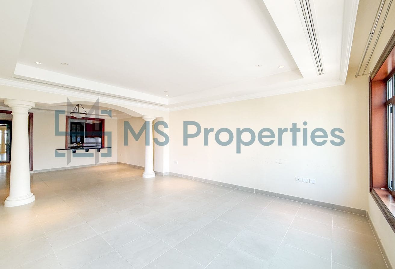 Charming | 2BHK Apartment | Marina View Balcony