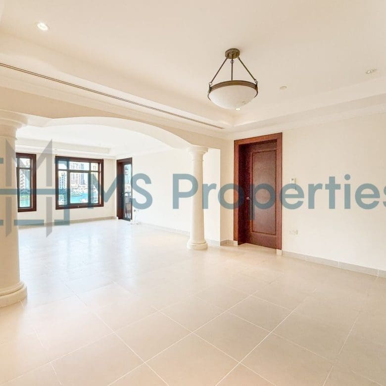 Charming | 2BHK Apartment | Marina View Balcony
