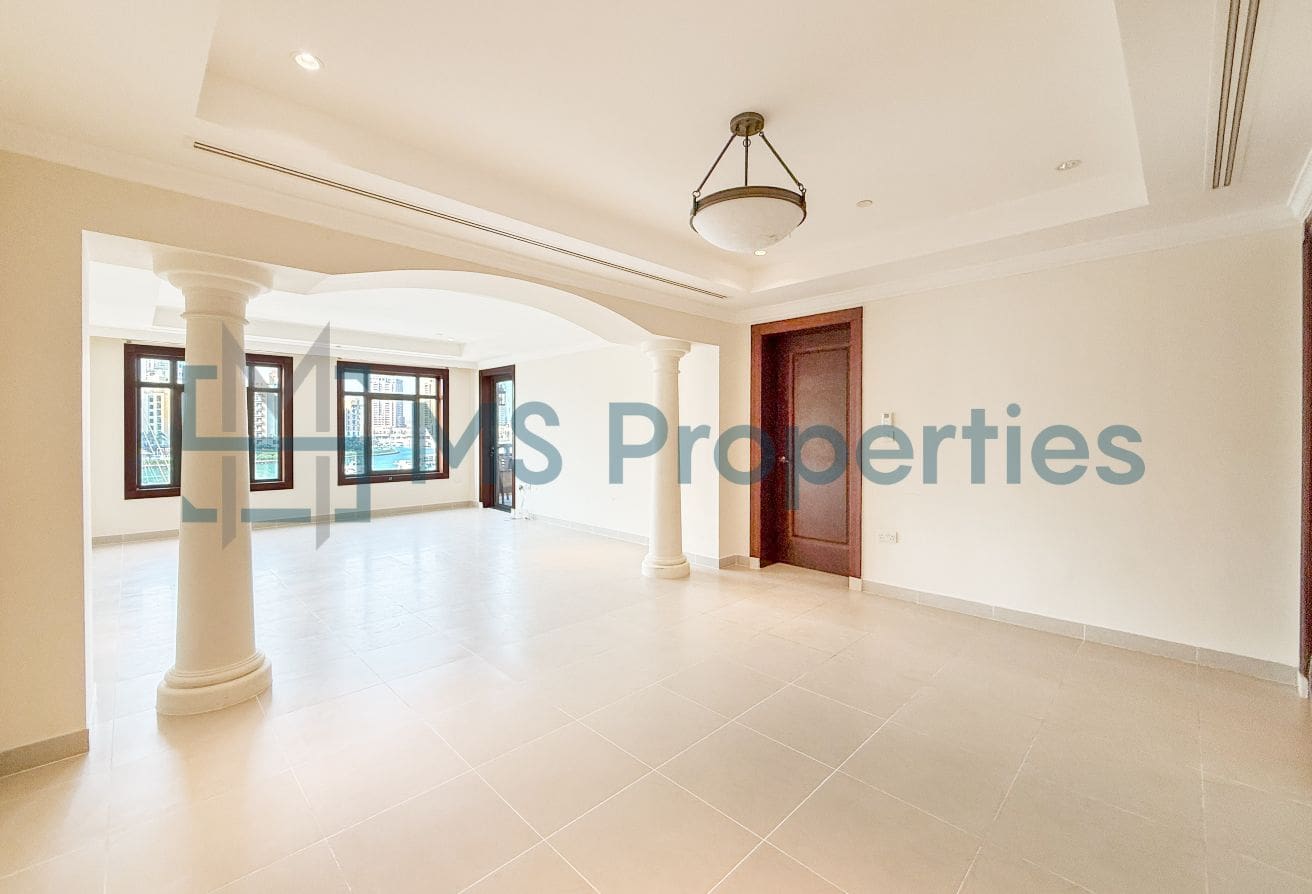 Charming | 2BHK Apartment | Marina View Balcony