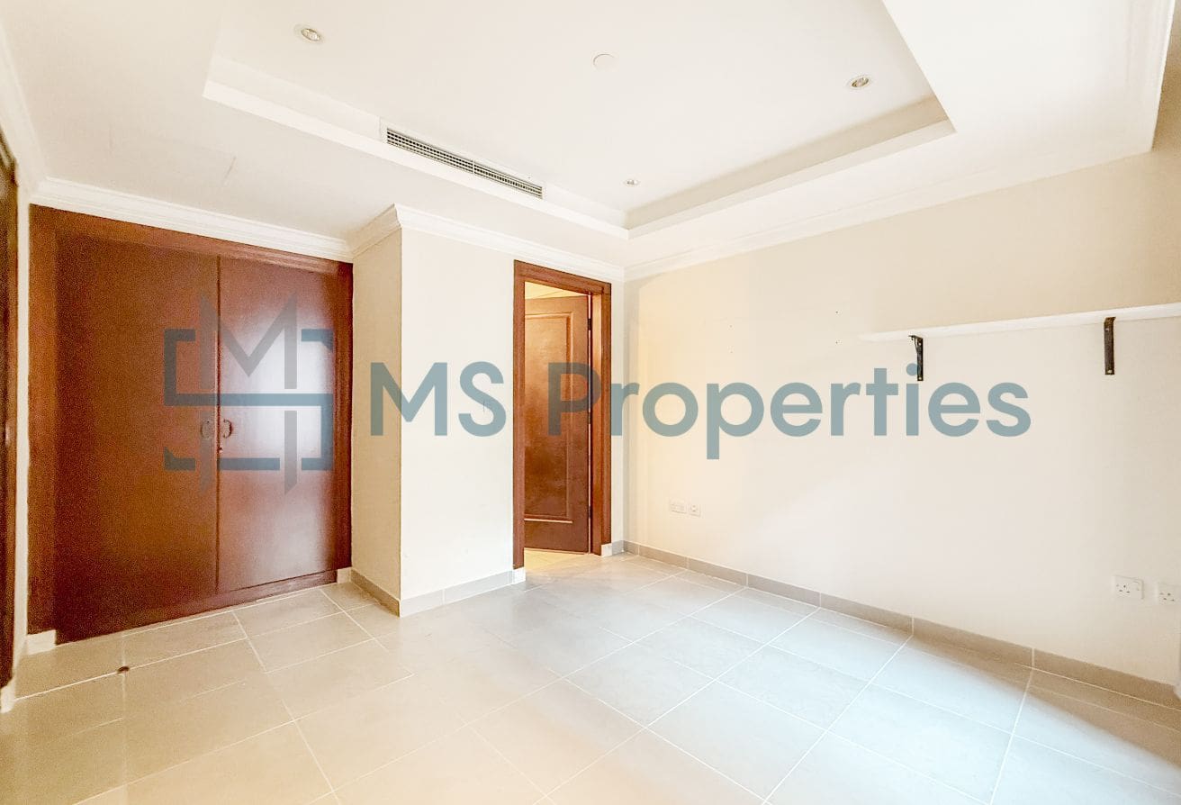 Charming | 2BHK Apartment | Marina View Balcony