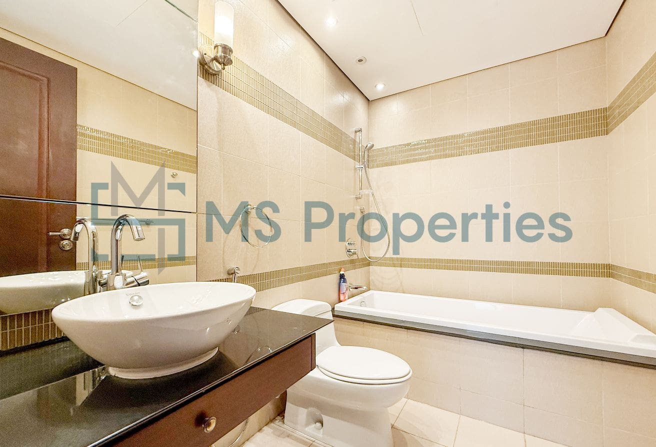 Charming | 2BHK Apartment | Marina View Balcony