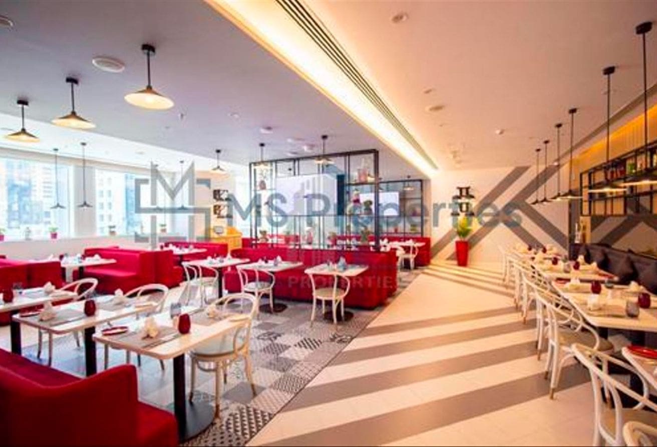 Dive into Luxury Studio Apartment in West Bay