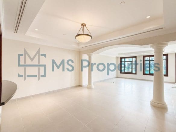 Charming | 2BHK Apartment | Marina View Balcony