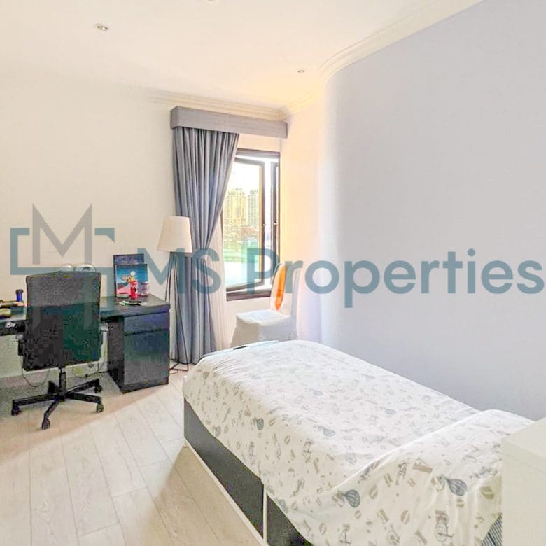 Stunning 2BHK Modified to 3BHK Flat in The Pearl