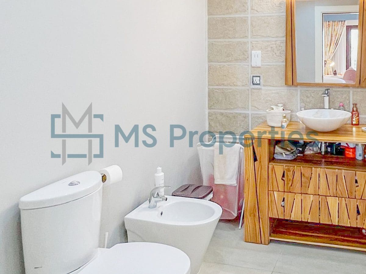 Stunning 2BHK Modified to 3BHK Flat in The Pearl