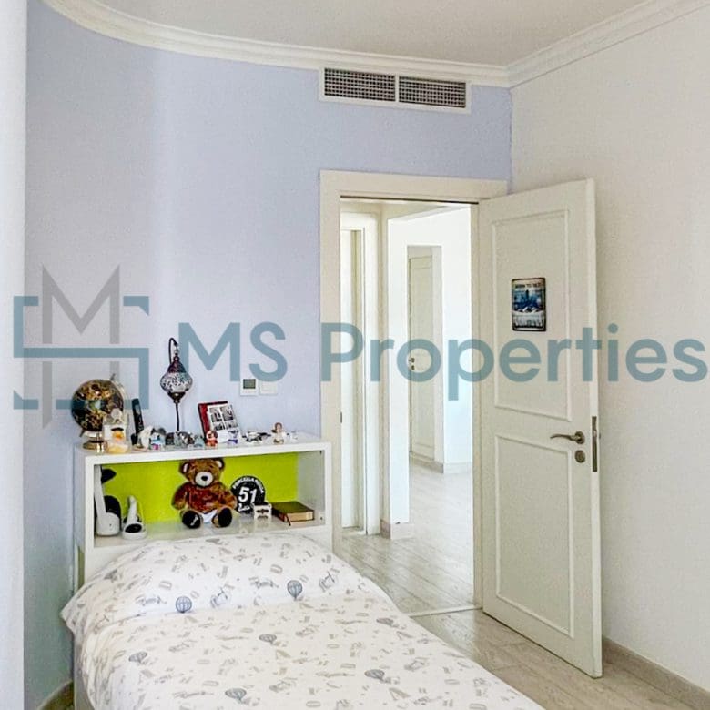 Stunning 2BHK Modified to 3BHK Flat in The Pearl