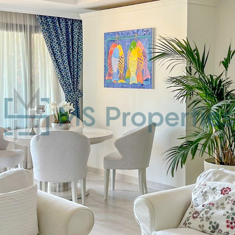 Stunning 2BHK Modified to 3BHK Flat in The Pearl