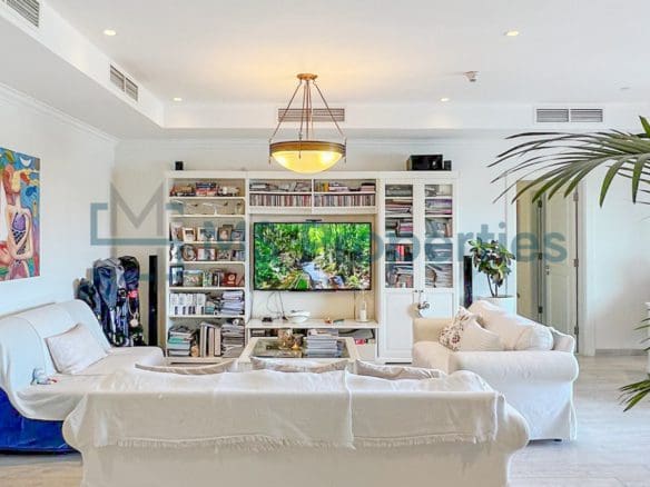 Stunning 2BHK Modified to 3BHK Flat in The Pearl