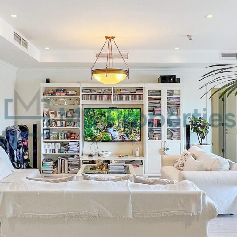Stunning 2BHK Modified to 3BHK Flat in The Pearl