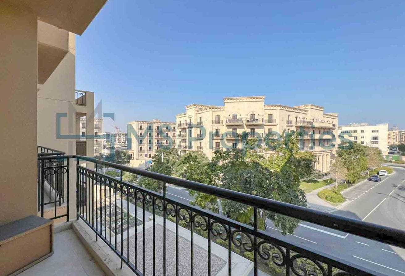 Charming | Studio Apartment | with Balcony