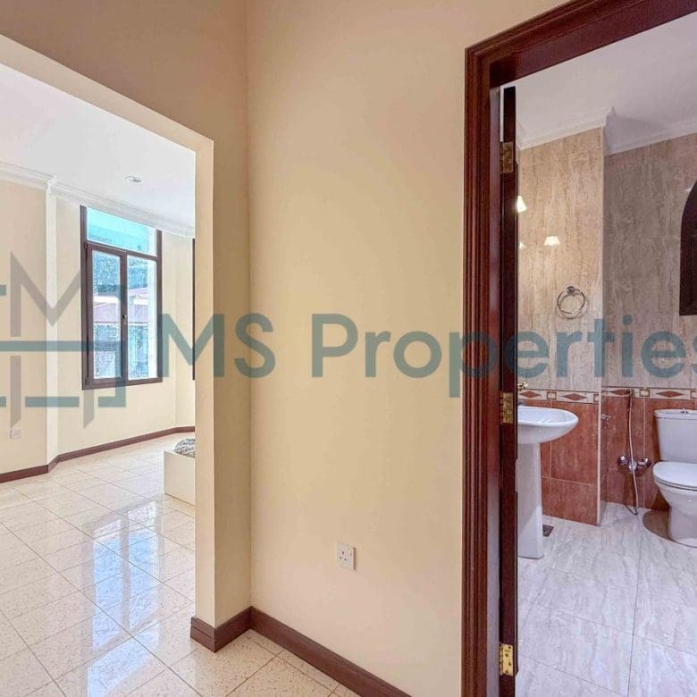 Sophisticated | 5BR Villa | View Balcony