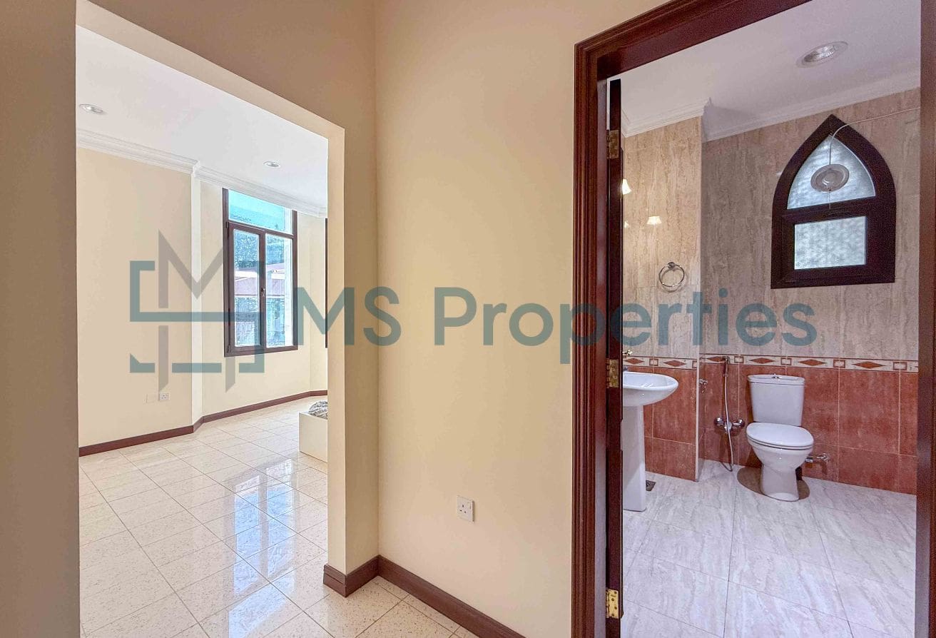 Sophisticated | 5BR Villa | View Balcony