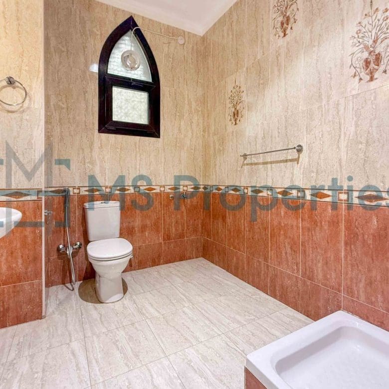 Sophisticated | 5BR Villa | View Balcony