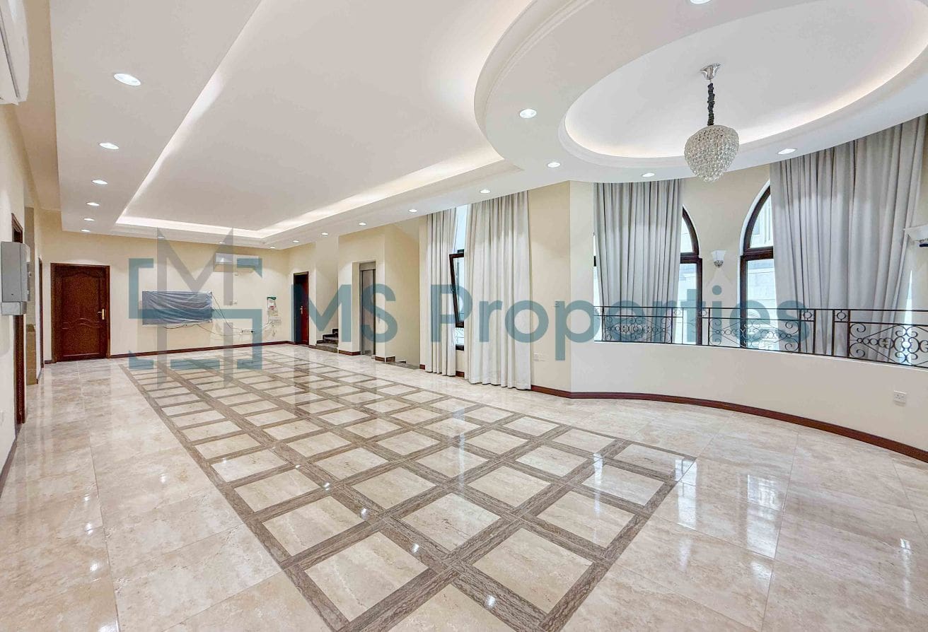 Sophisticated | 5BR Villa | View Balcony